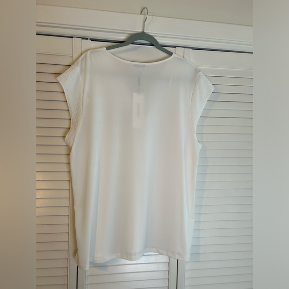 Calvin Klein Modern Essentials White Sleeveless V-Neck Top Size XL NWT - Picture 2 of 9